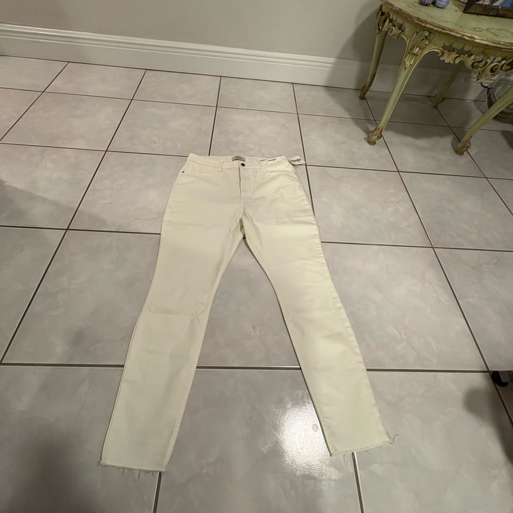 Wrangler Cream High-Rise Straight Leg